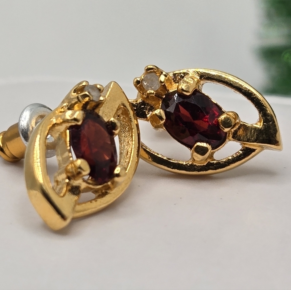 Filled Gold Red Garnet Stud Earrings Classic Gemstone Jewelry - Picture 4 of 8